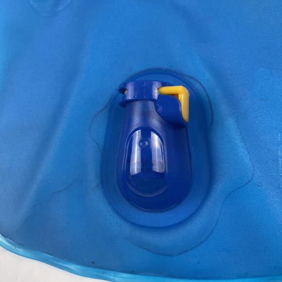 Camelbak Rogue Hydration Backpack Lightweight Ripstop Canvas Yellow Black - Picture 5 of 12